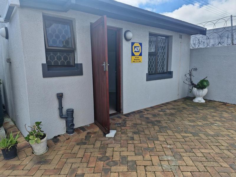 6 Bedroom Property for Sale in Cravenby Western Cape